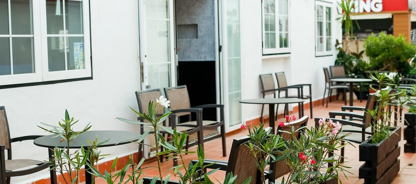 Terraza de Coctelería UPS Shisha & Cocktail, Zoco Alcazaba II