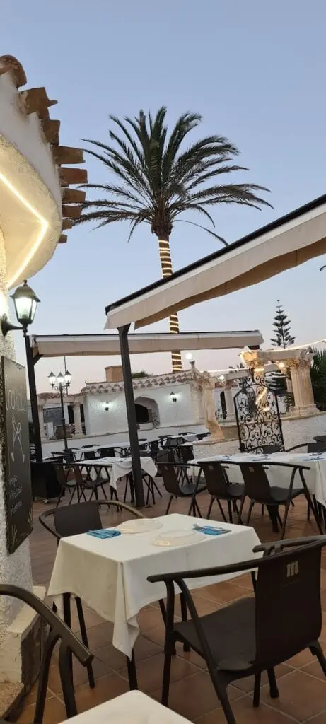 St. Gregory’s Restaurante A La Brasa en Hacienda Dos Mares, entorno de Plaza Bohemia, Gran Vía de la Manga, 30380 La Manga del Mar Menor, Murcia, España