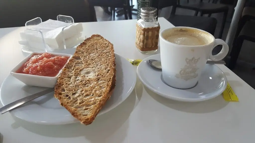 Cafetería Pedregal – Las Sirenas en Polígono Entremares, 1, 30380 La Manga del Mar Menor, Murcia, España