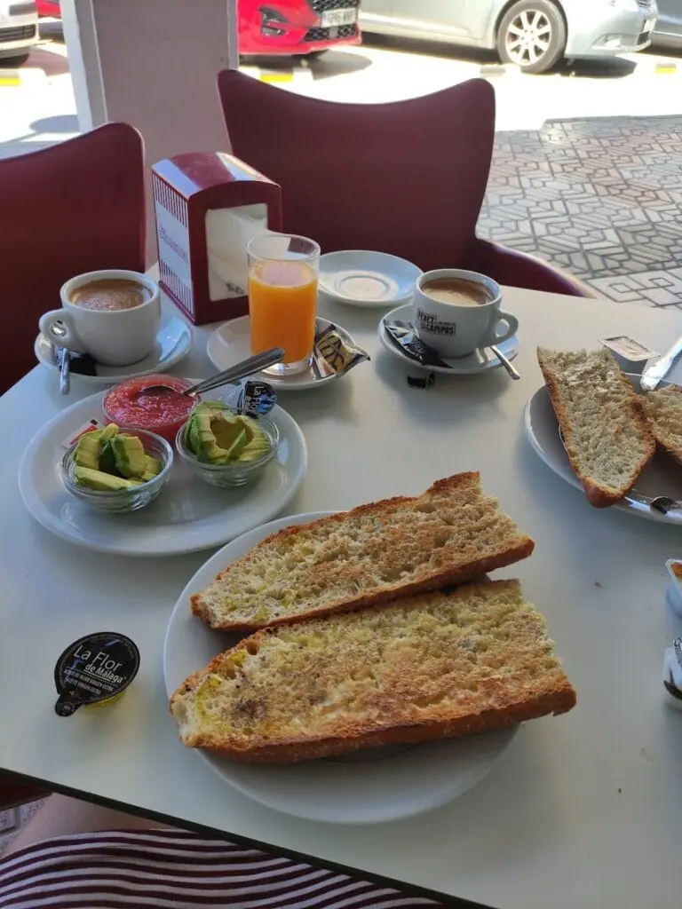 Cafetería Pedregal – Las Sirenas en Polígono Entremares, 1, 30380 La Manga del Mar Menor, Murcia, España