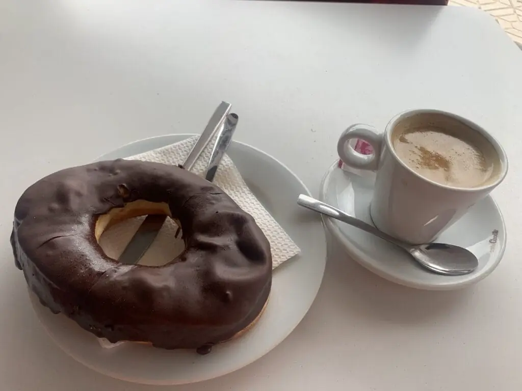Cafetería Pedregal – Las Sirenas en Polígono Entremares, 1, 30380 La Manga del Mar Menor, Murcia, España