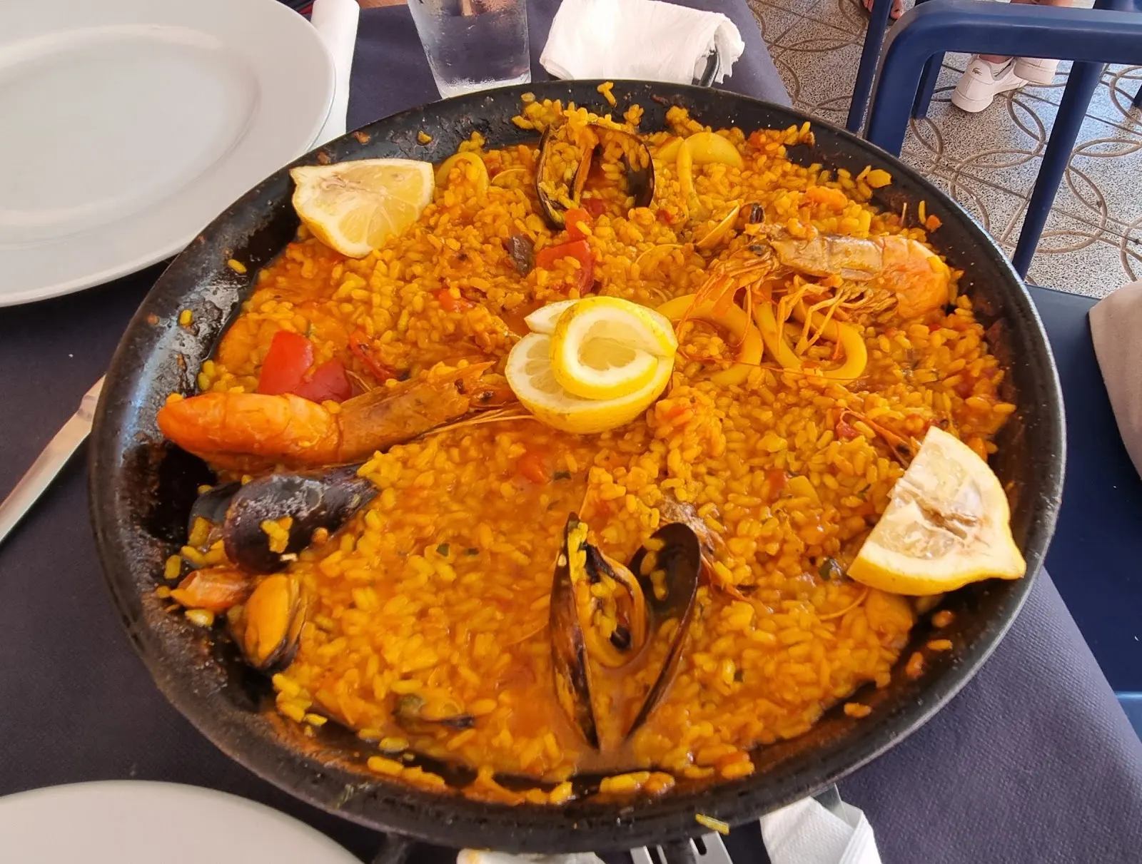 Arroz de marisco servido en El Rincón de Borja, La Manga