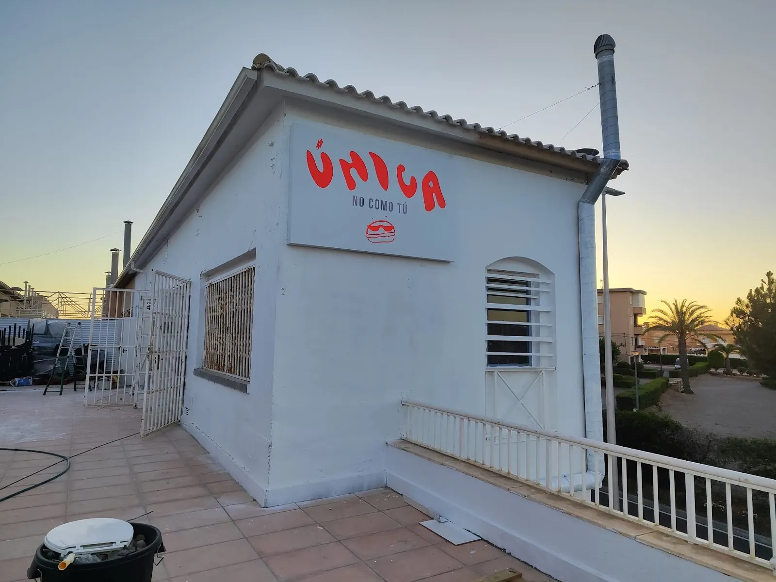 Única Burger Las Dunas en Complejo Comercial las Dunas, Ctra. de la Manga, Primer Piso, 30370 Cabo de Palos, Murcia, España