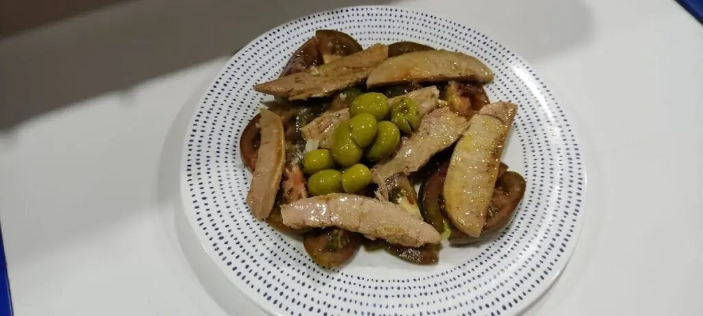 Plato de carne con guarnición de La Sartenica, Cabo de Palos