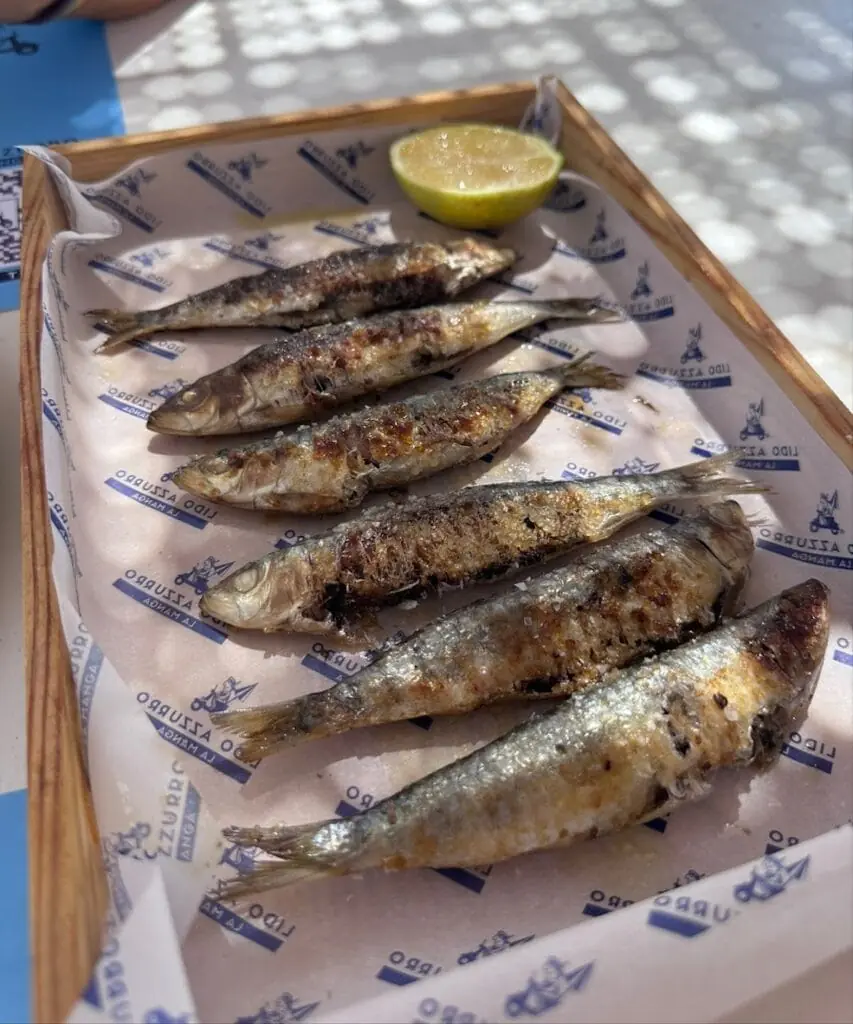 Chiringuito Lido Azzurro en antes del zoco, Plaza Monteblanco, salida 36, km 3,9, 30380 La Manga, Murcia, España
