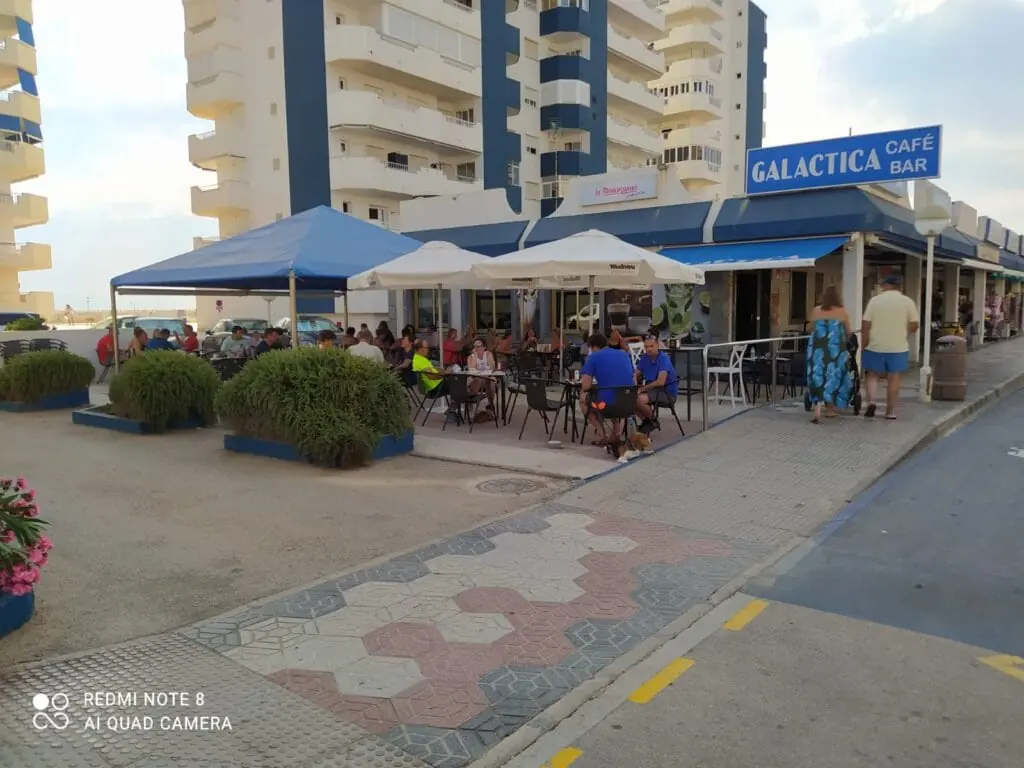 Bar Galáctica en 8, Gran Vía de la Manga, km. 1, 30380 La Manga, Murcia, España