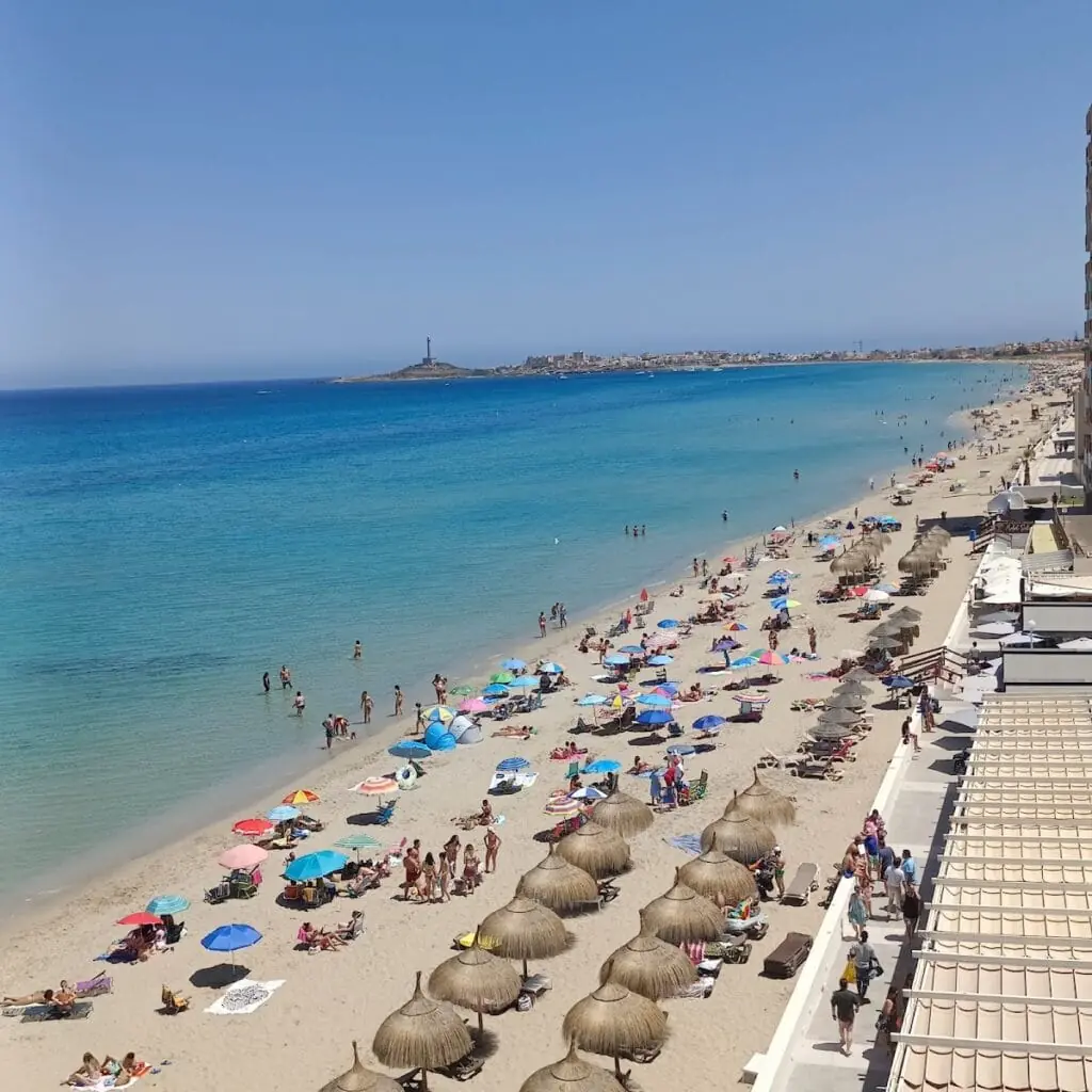 Bar Galáctica en 8, Gran Vía de la Manga, km. 1, 30380 La Manga, Murcia, España