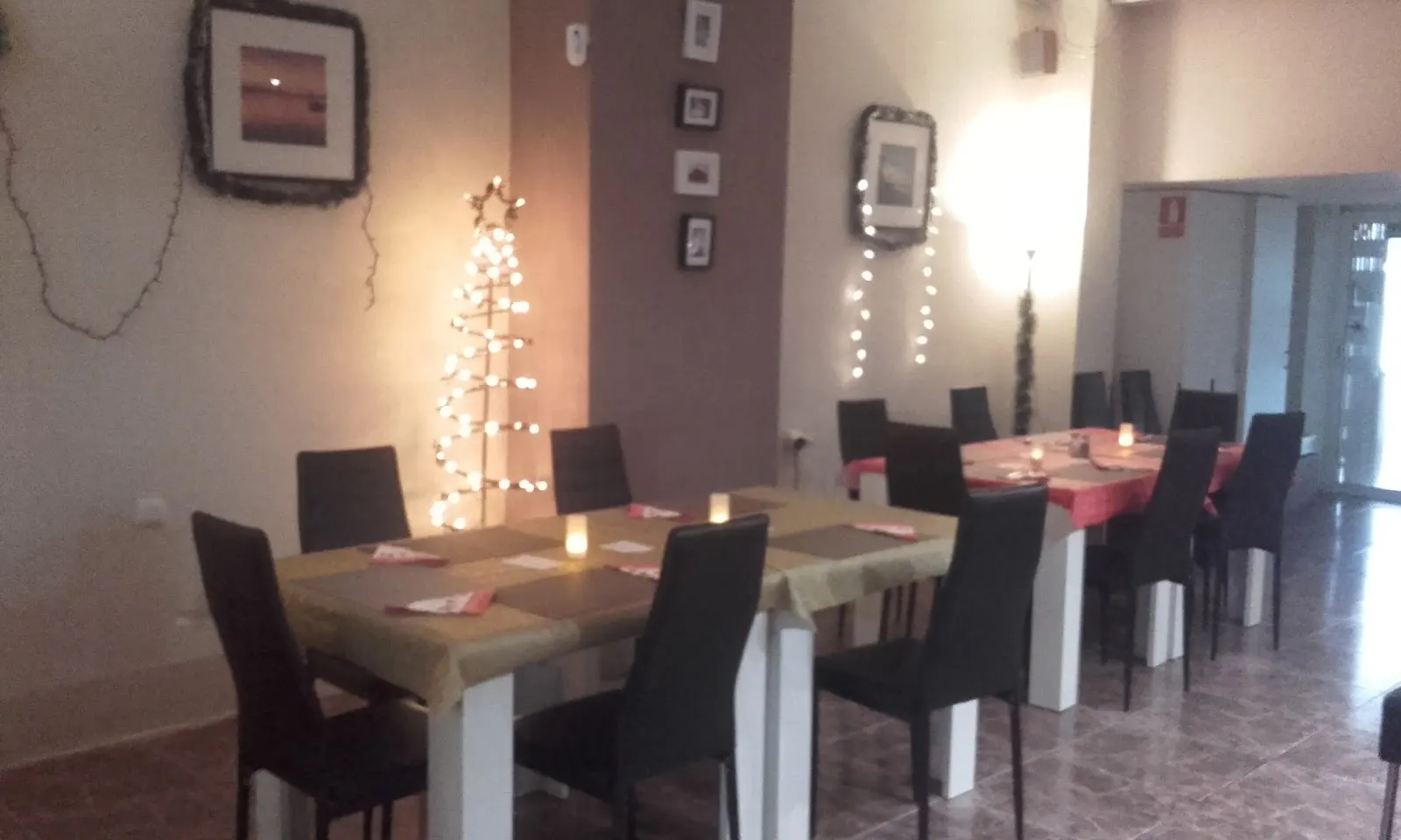 Bar Apicoco en Av. Julietta Orbaiceta, 6, 30385 Playa Honda, Murcia, España