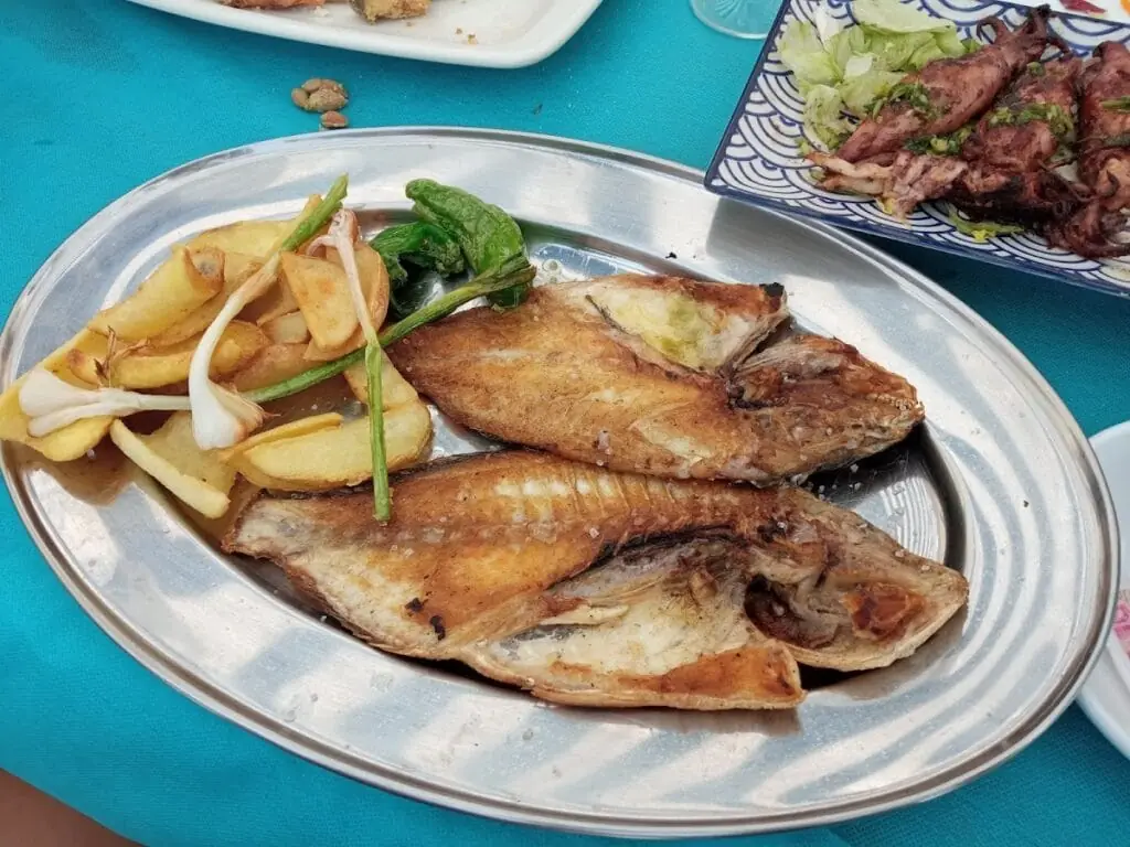 Chiringuito El Rincón Cubano en P.º Marítimo, 39, 30385 Playa Honda, Murcia, España