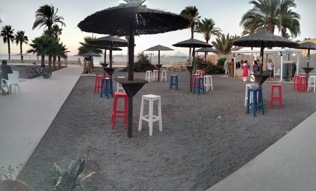Chiringuito El Rincón Cubano en P.º Marítimo, 39, 30385 Playa Honda, Murcia, España