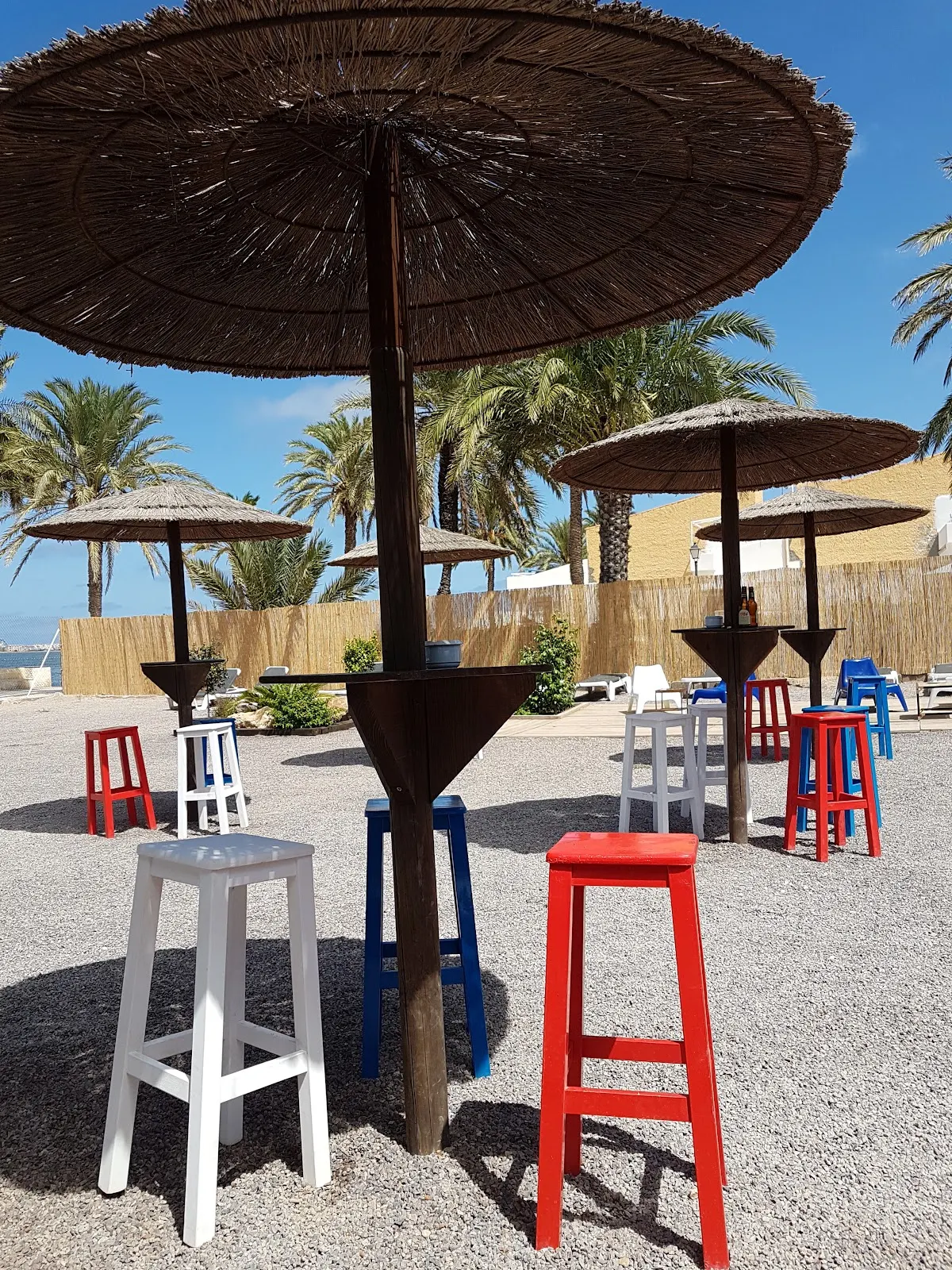 Chiringuito El Rincón Cubano en P.º Marítimo, 39, 30385 Playa Honda, Murcia, España