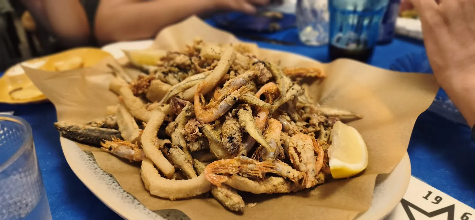 Chiringuito El Rincón Cubano en P.º Marítimo, 39, 30385 Playa Honda, Murcia, España