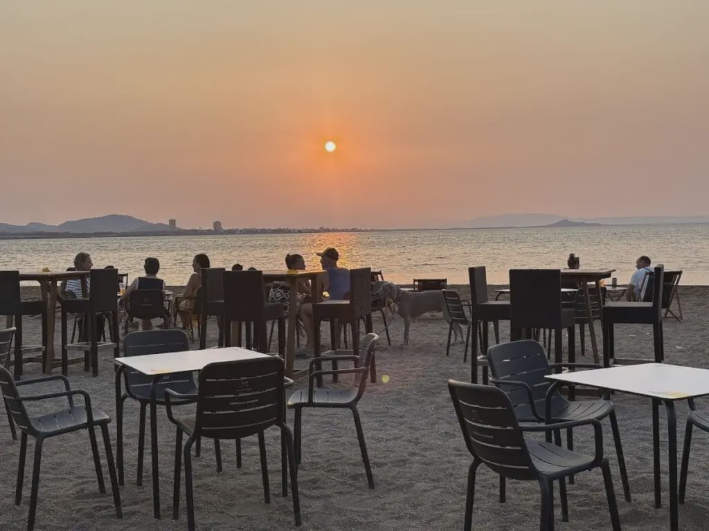 Atardecer visto desde el chiringuito Maldito Vecino, La Manga