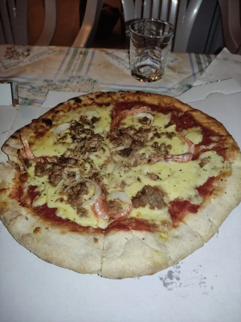 Pizza servida en Gelateria, Gran Vía de La Manga