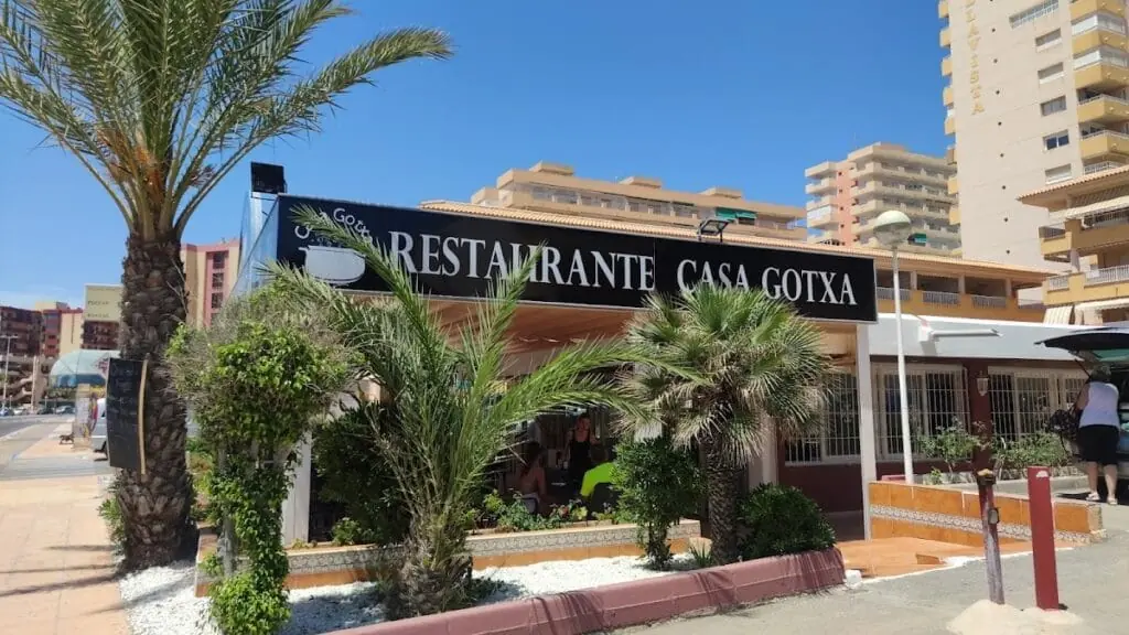 Fachada de Casa Gotxa en Bellavista, km 5,5 de La Manga