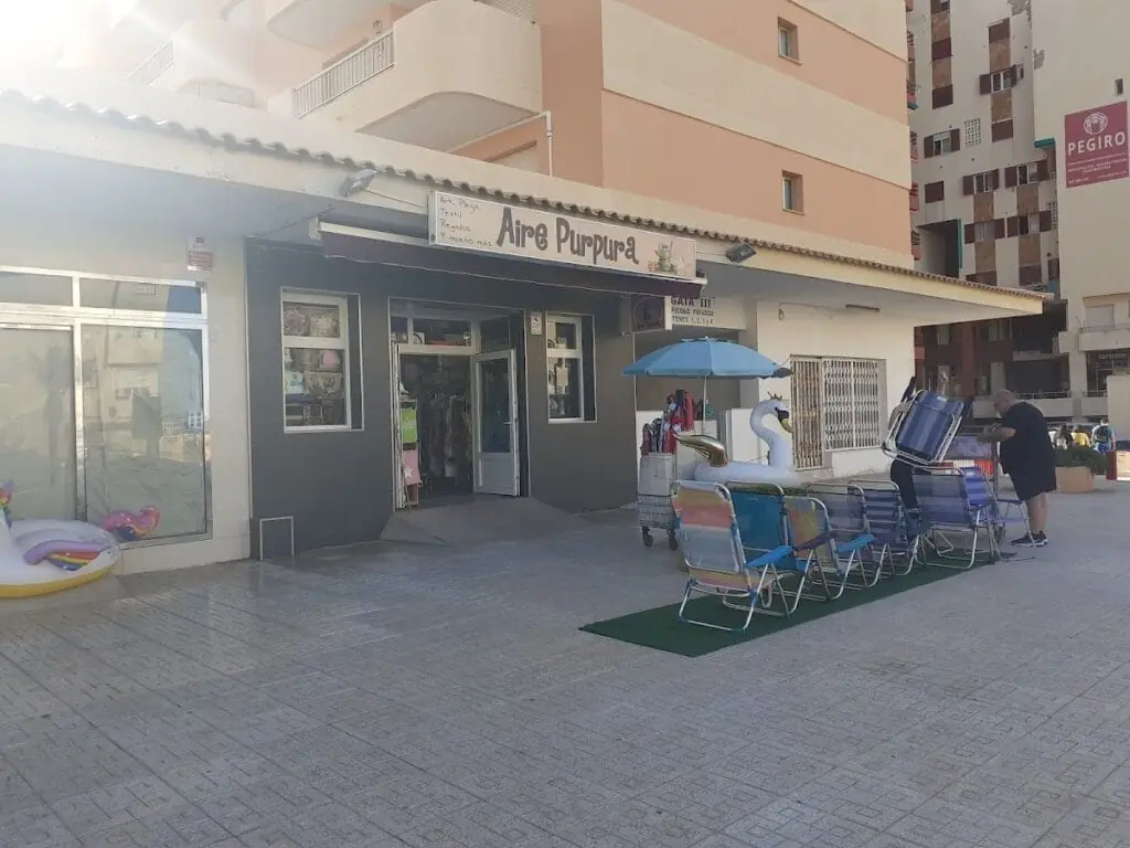 Aire Purpura, bazar de playa en la Gran Vía de la Manga