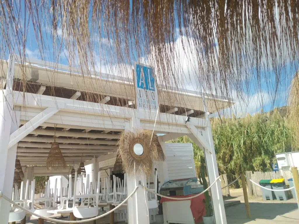 Ambiente de playa en Al Lio Cala Reona