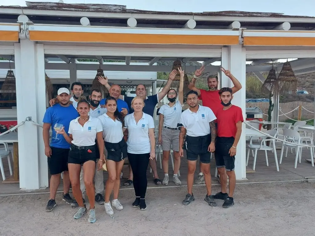 Cóctel servido en Al Lio Cala Reona