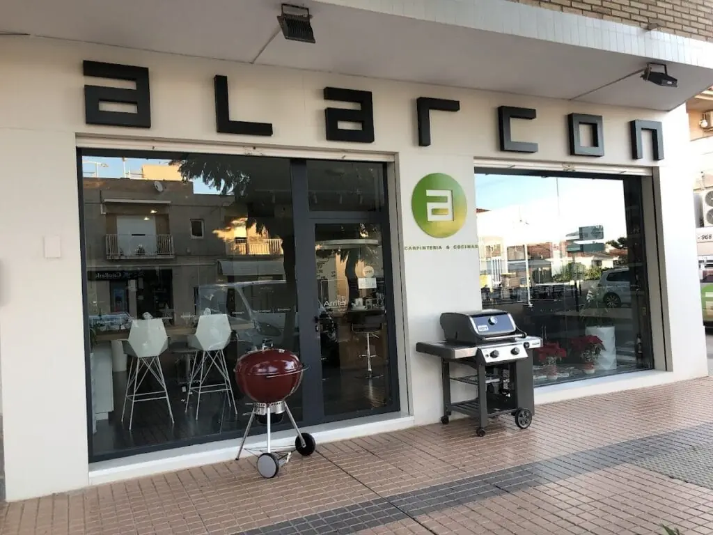 Showroom de cocinas de Alarcón Cocinas en Los Belones