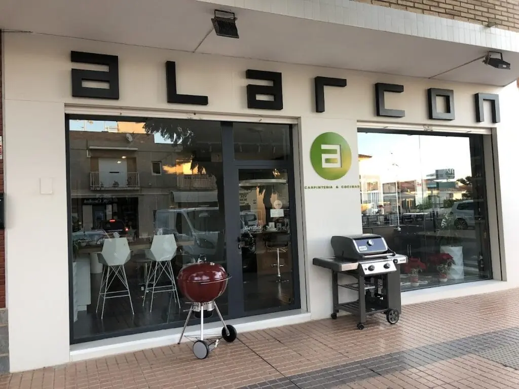Cocina a medida expuesta en Alarcón Cocinas