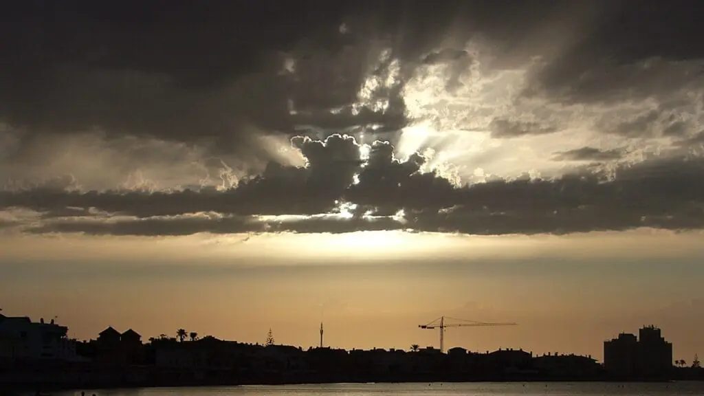 Atardecer sobre la costa de Cabo de Palos durante un entrenamiento de ALMA Fit & Healthy