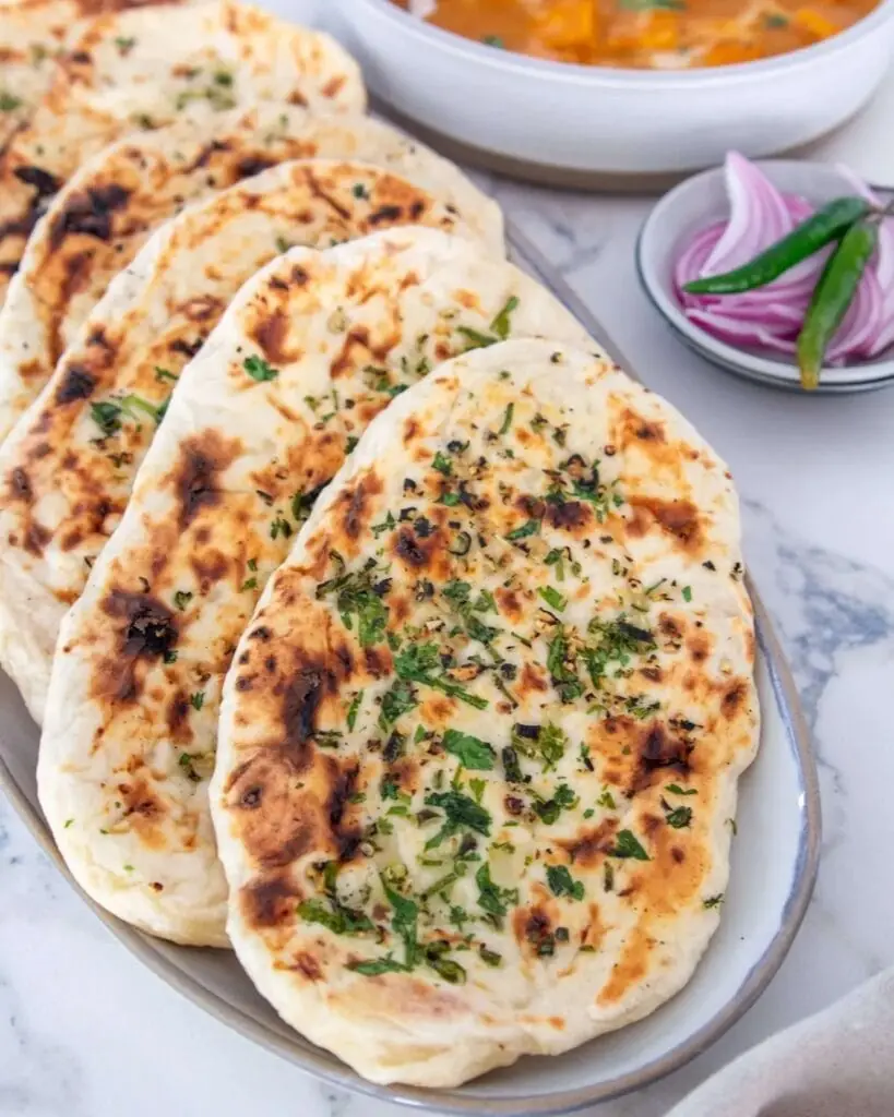 Pan naan servido en Annapurna Nepali Restaurant, Los Belones