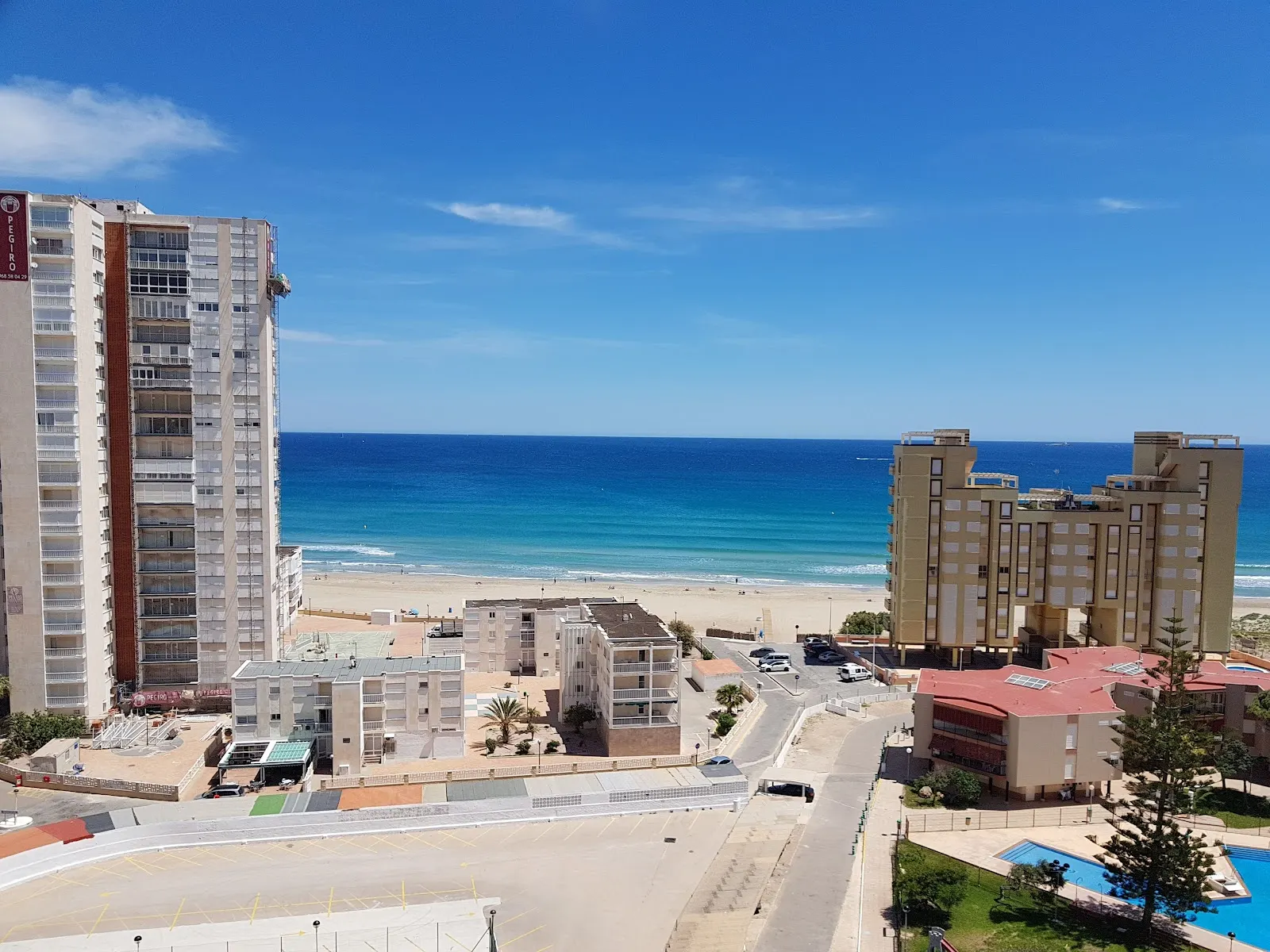 Vista aérea de la playa de Cabo de Palos junto al Apartamento Geminis