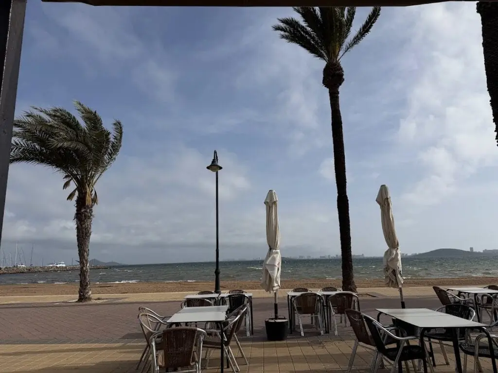 Terraza de Arena Cafe en Mar de Cristal