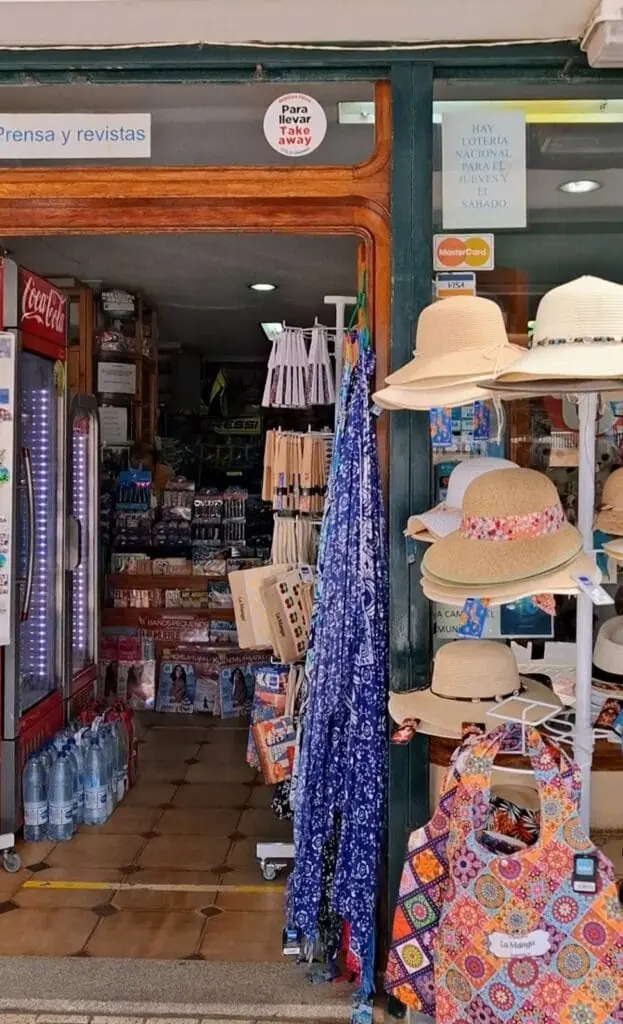Fachada de Arpón-2 Souvenirs e Papelería, Sirenas III