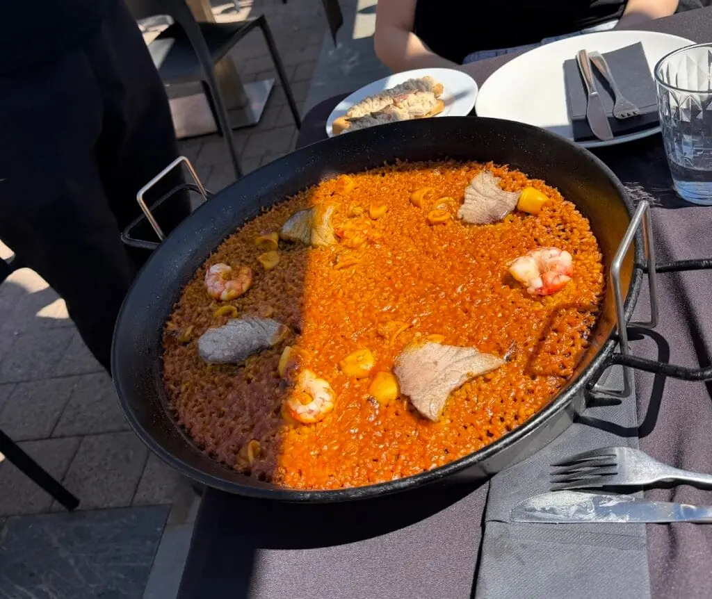 Arroz servido en Arrocería CP8, Cabo de Palos