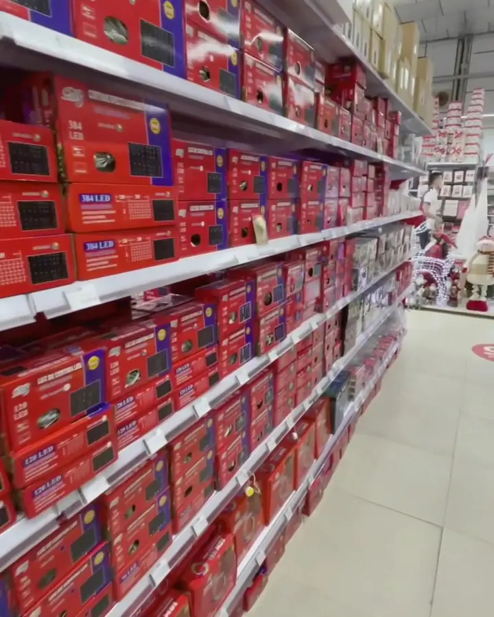 Sección de hogar y decoración en Asia Center
