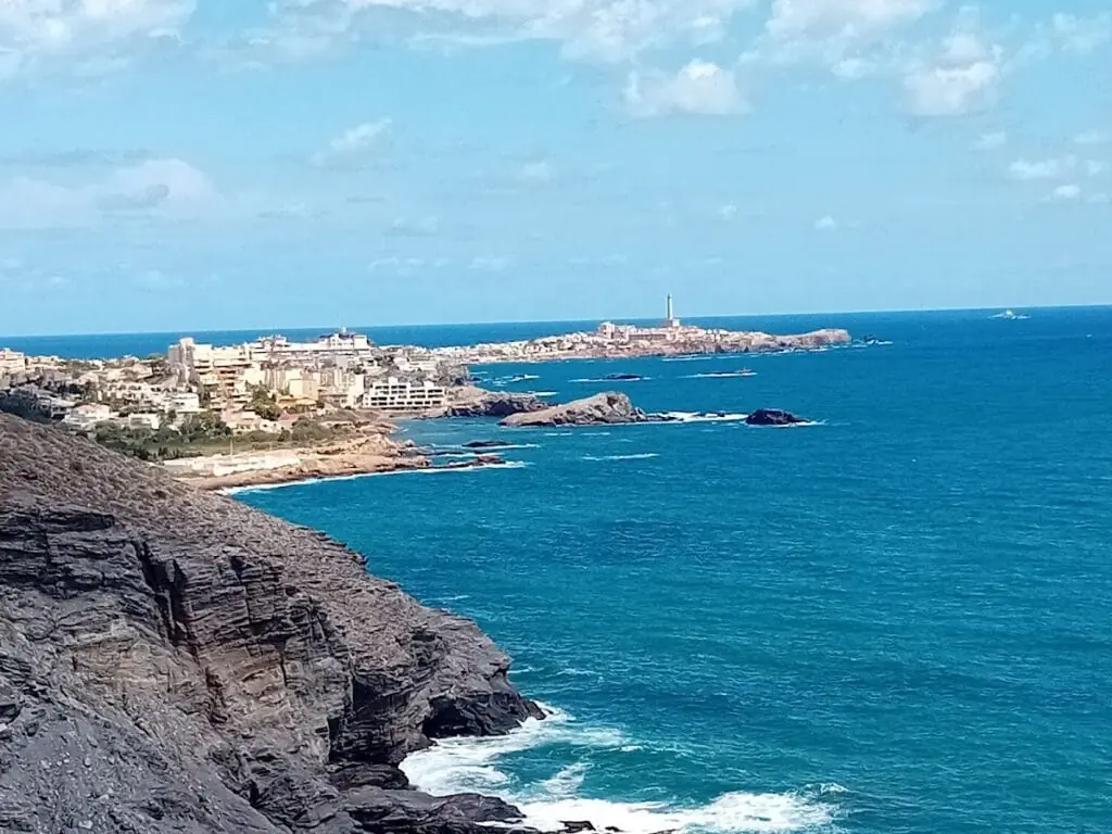 Fachada de la tienda Avatel en Cabo de Palos