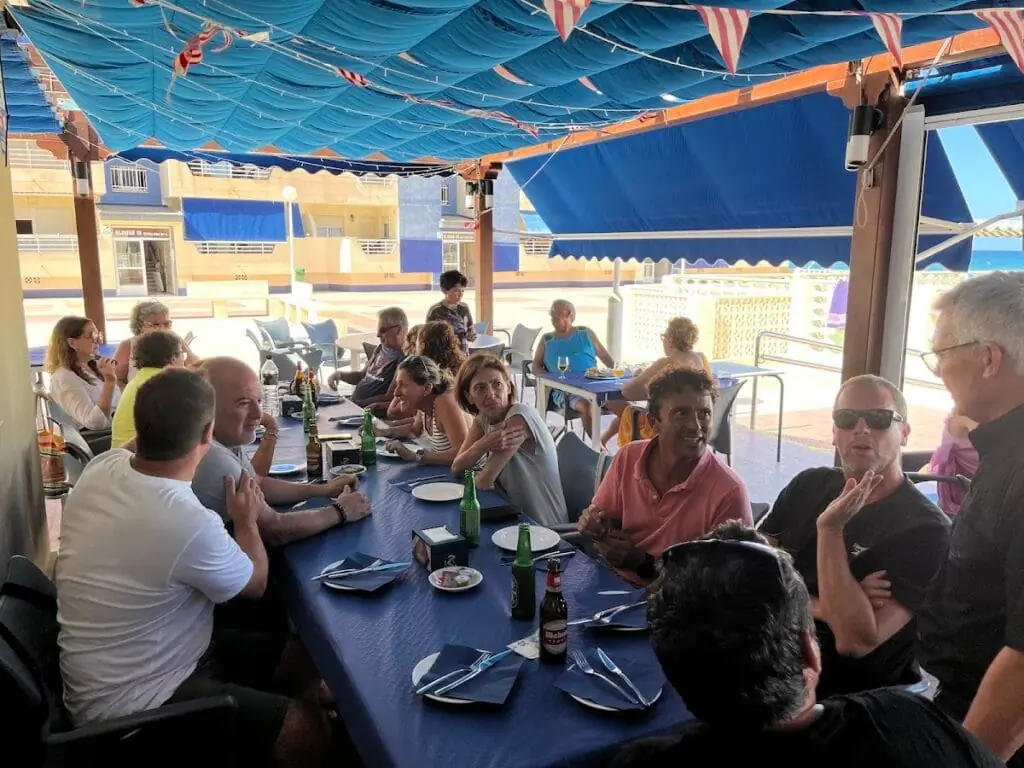 Ambiente de Bar Pizzería Las Nuevas Sirenas, Urbanización Nuevas Sirenas