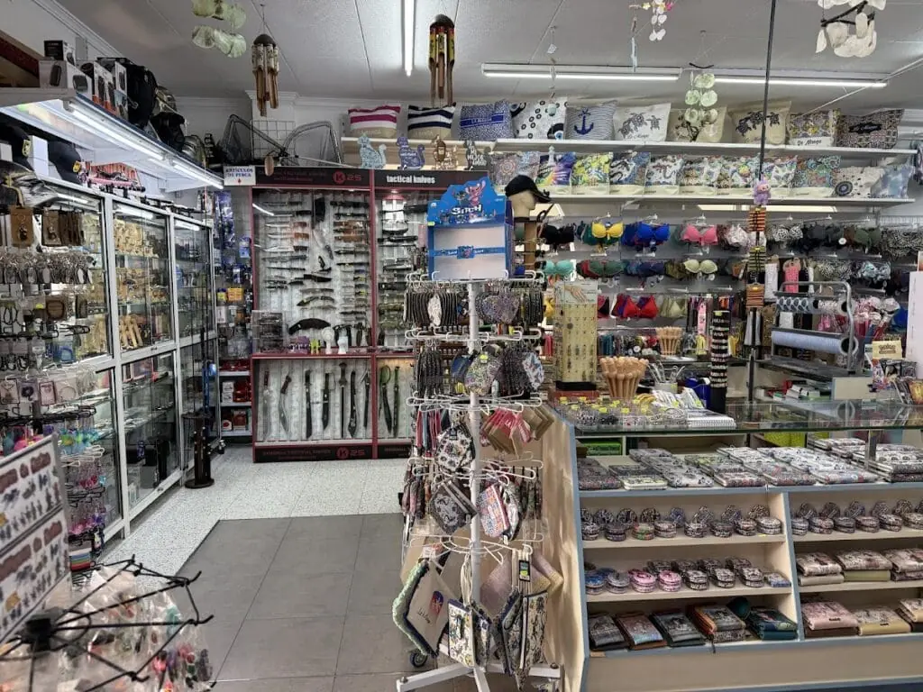 Local de Bazar Zambra en la Gran Vía de La Manga