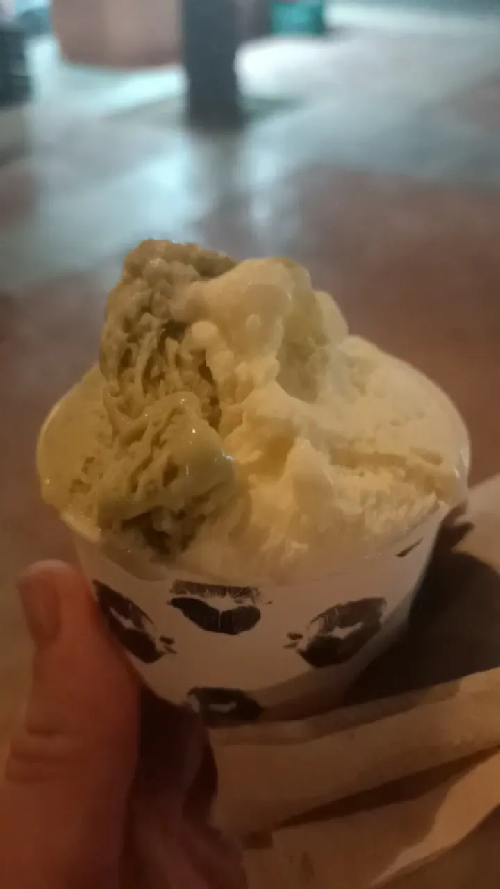 Tarrina de helado de pistacho de Bico de Xeado