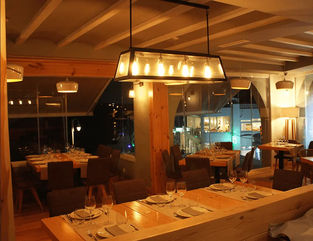Bocana De Palos en Cabo de Palos: salón del restaurante
