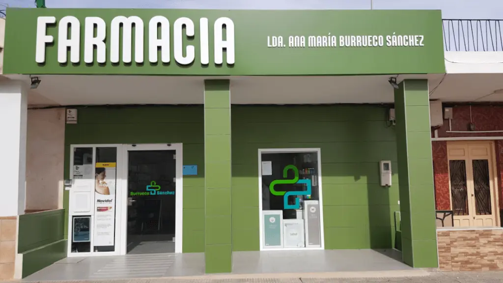 Fachada de la Farmacia Ana María Burrueco Sánchez en Islas Menores