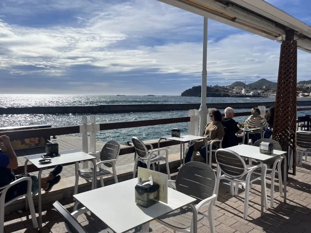 Terraza de Busquets Cafetería-Heladería con vistas al mar, Paseo de la Barra