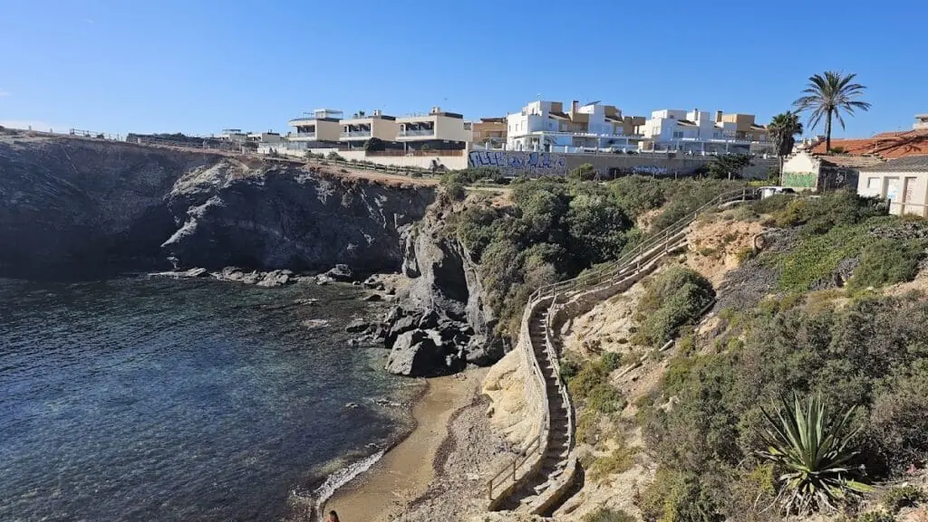 Entorno rocoso de la Cala de los Trillizos, Cabo de Palos