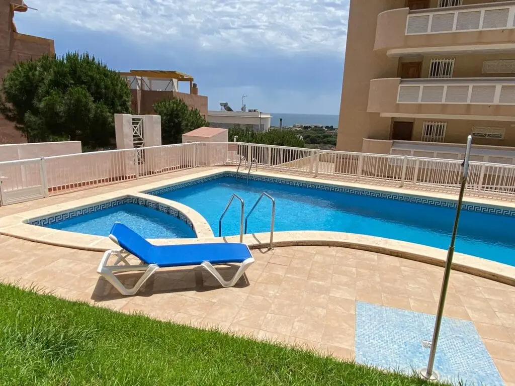 Zona ajardinada de Cala Flores Alojamiento