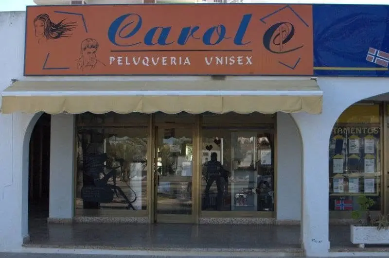 Fachada de Carol Peluquería Unisex en el Centro Comercial Mangamar, La Manga