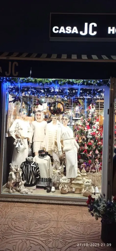 Fachada de Boutique JC en Plaza Bohemia, La Manga