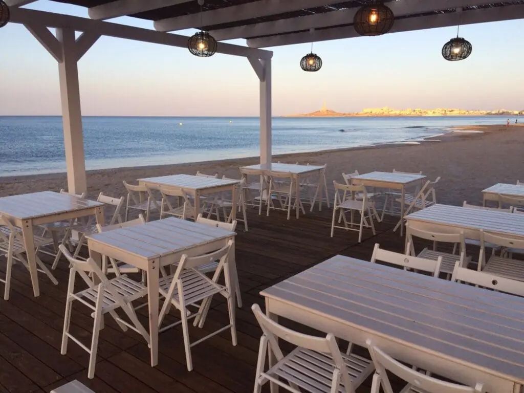 Terraza de Chiringuito Mangata en Cuarta Avenida, La Manga