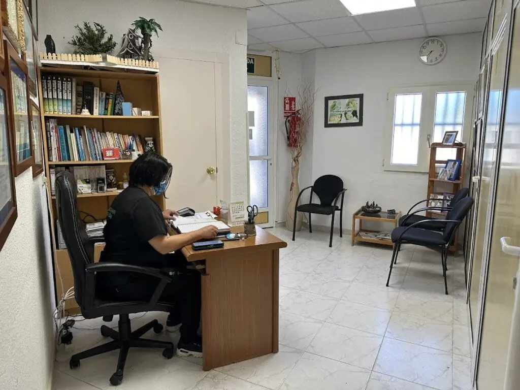 Recepción de Clínica Fisio Camacho en La Manga