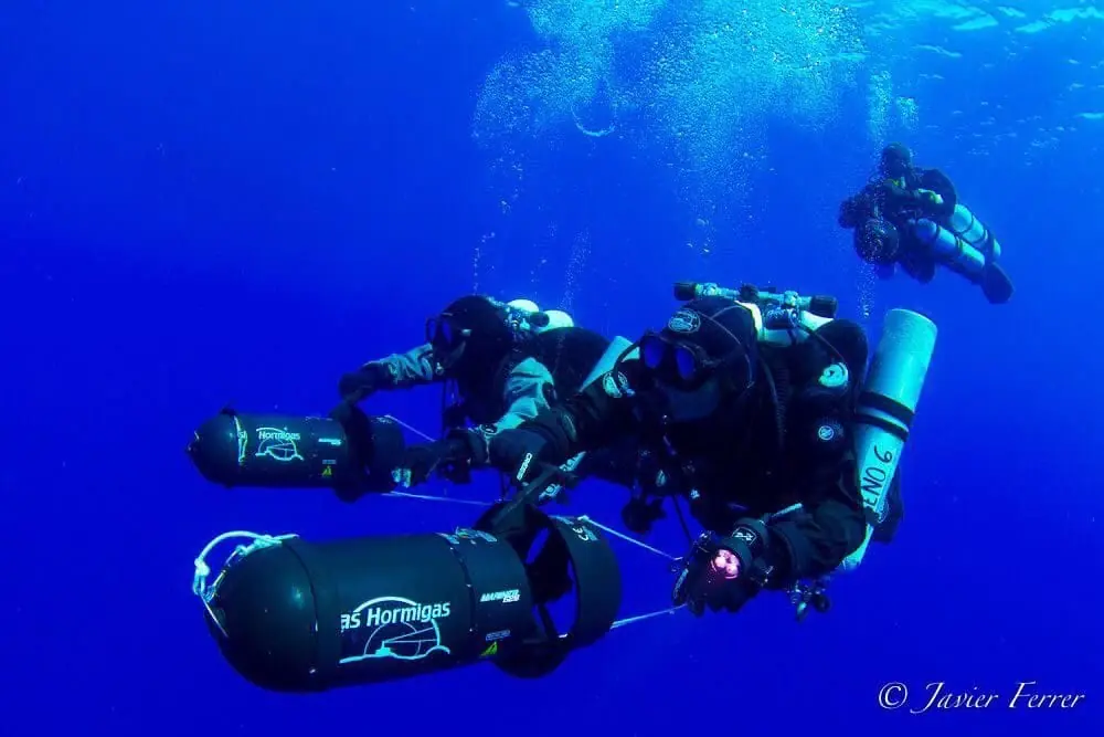 Fachada del Club de Buceo Islas Hormigas en Paseo de la Barra, Cabo de Palos