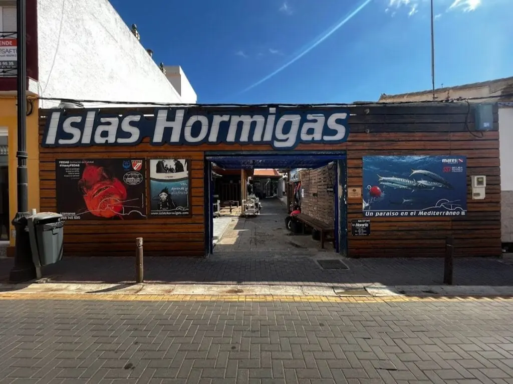 Buceadores del Club Islas Hormigas en la Reserva Marina de Cabo de Palos