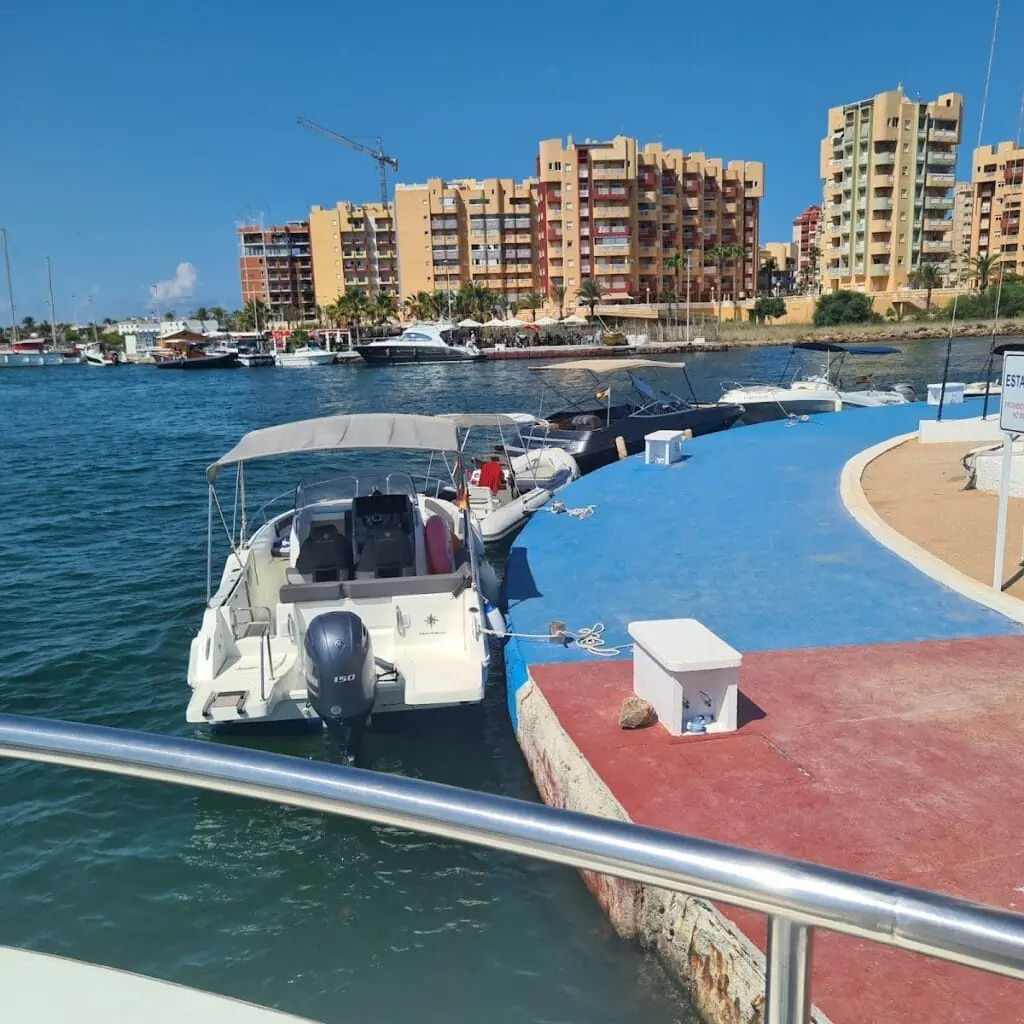 Zona de amarres del Puerto Tomás Maestre