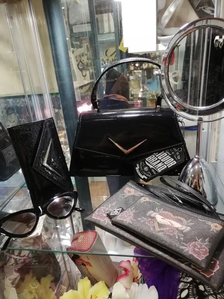 Ropa biker y rockera en Cuatro Reinas