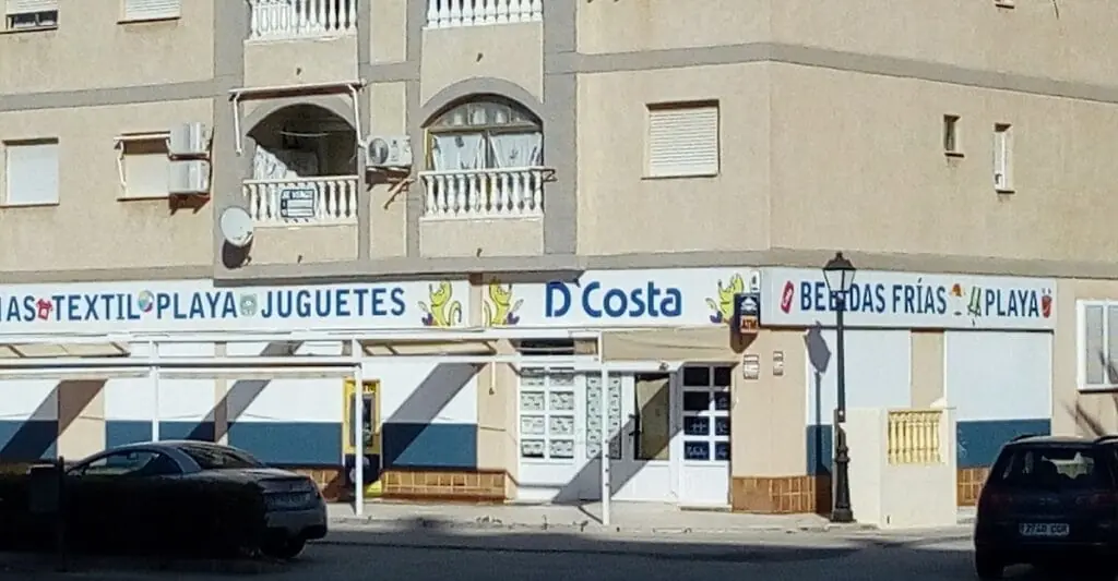 D’ Costa Oasis – tienda de artículos de playa, regalos y alimentación en La Manga