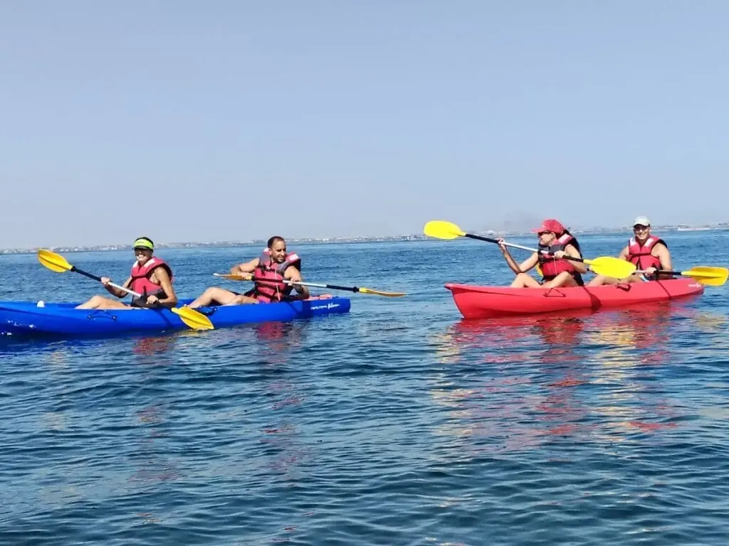 Clase de vela de David's Sailing School en Puerto Tomás Maestre